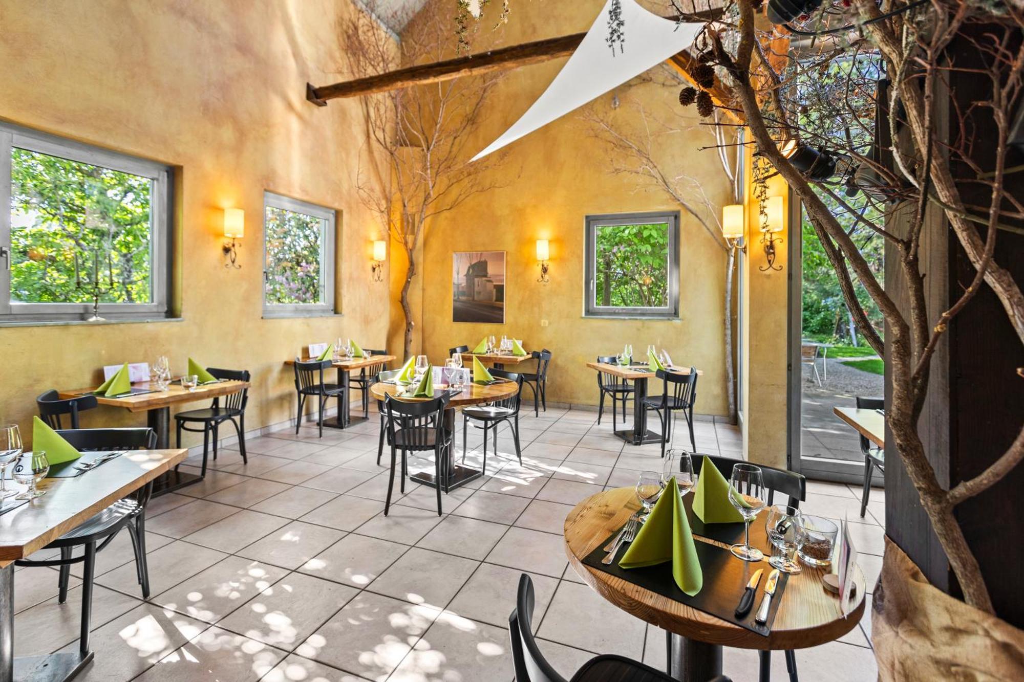 Hotel La Croix Blanche Hauterive  ภายนอก รูปภาพ