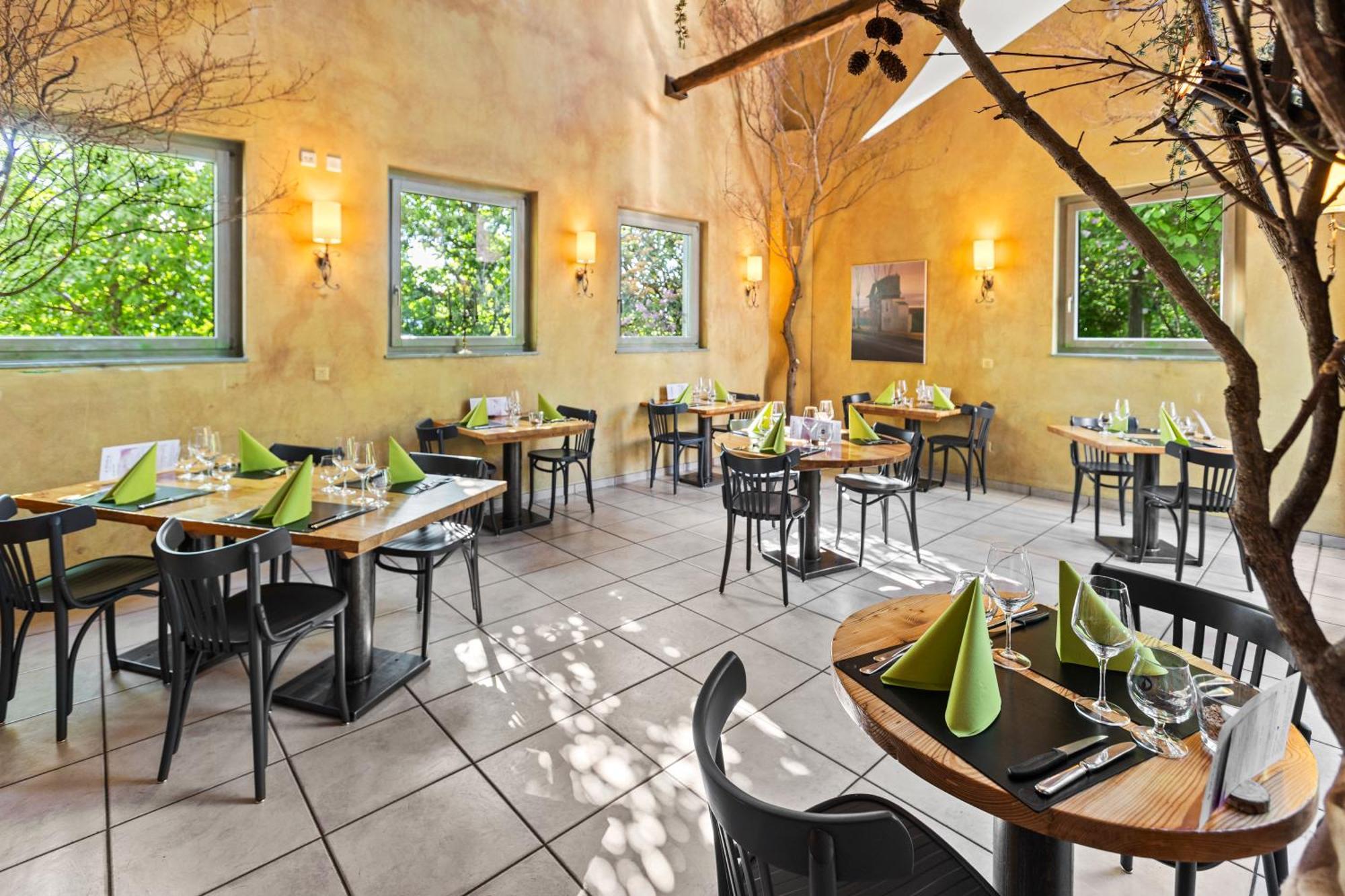 Hotel La Croix Blanche Hauterive  ภายนอก รูปภาพ